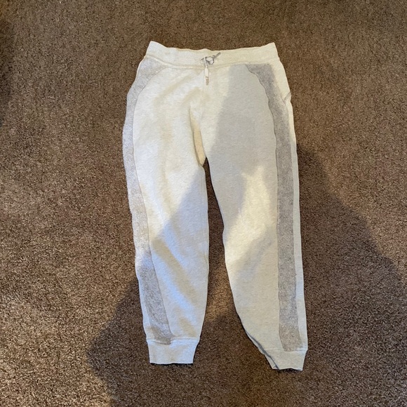 Lululemon scuba joggers - Picture 1 of 4